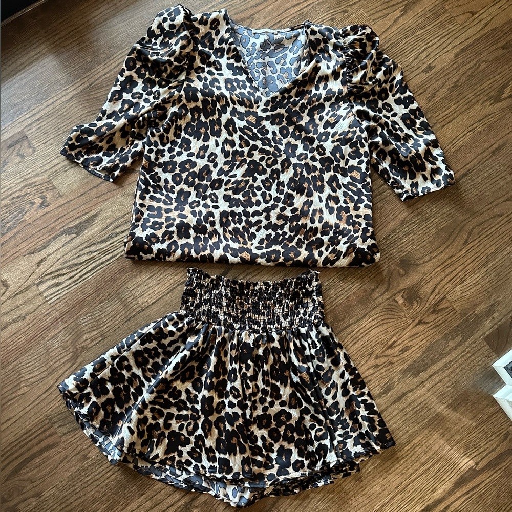 KARLIE Cheetah Skort sz L